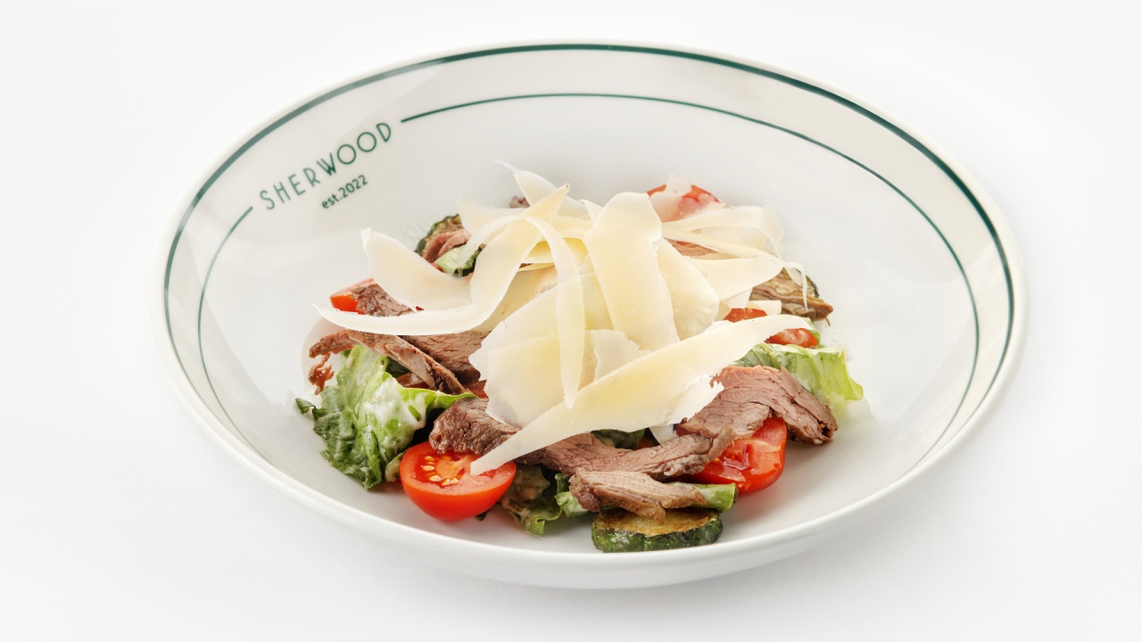 Салат с ростбифом и медово-горчичной заправкой